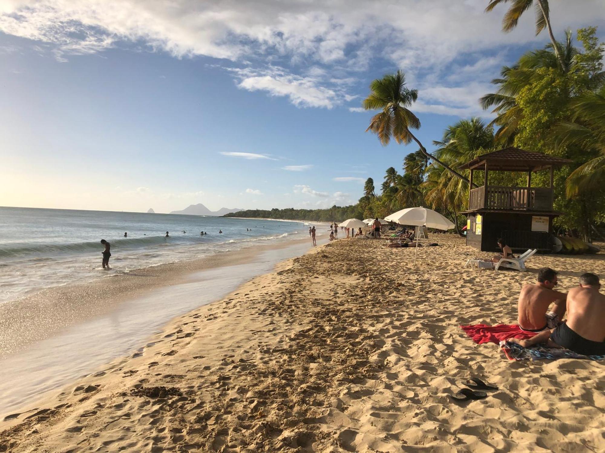Beau T4 Refait A Neuf Proche Plage Sainte-Anne Exterior photo